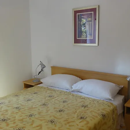 Appartement With Terrace Near Sea - Angela's Zadar