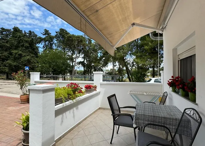 Daire With Terrace Near Sea - Angela's